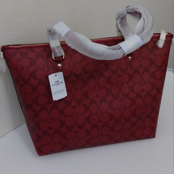 Coach Gallery Tote Red Signature Canvas - Picture 14 of 16